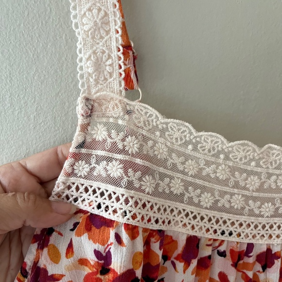 Torrid Sz XL Gauze Crochet Neck Tank Top Blouse Pullover Straps Floral Loose Fit - Picture 4 of 9